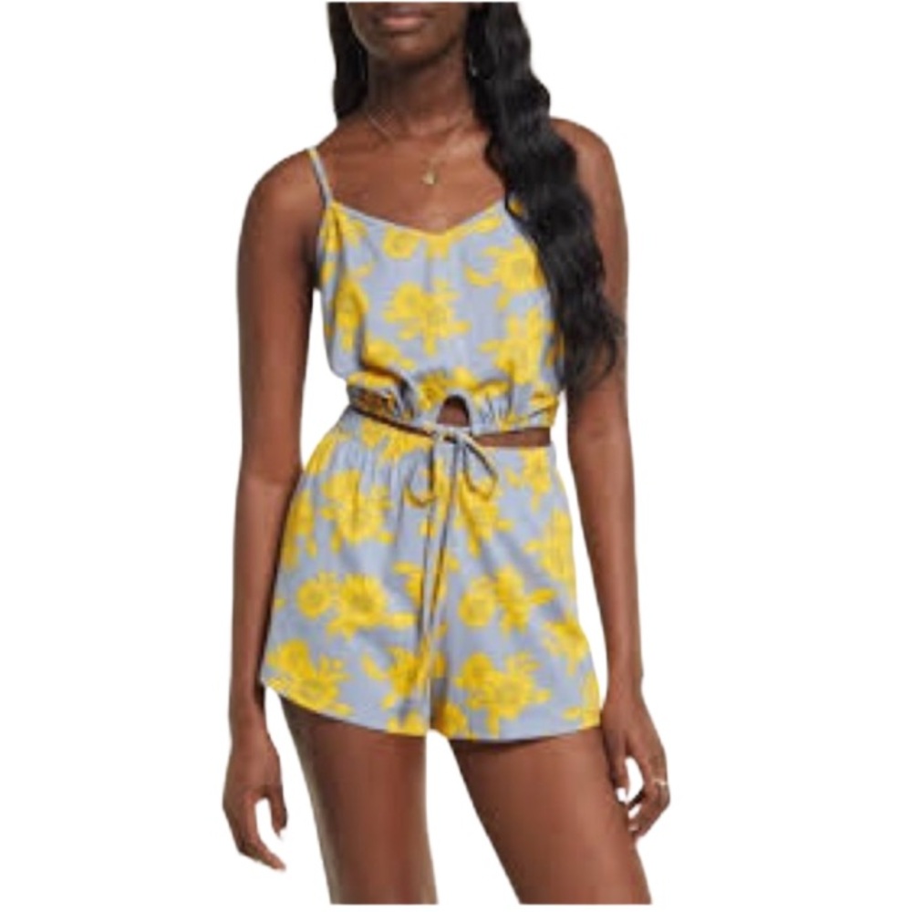 🎯NWT 2 pc BP Tie Front Short Pajamas Blue Stonewash 70s Sunflower Size Medium